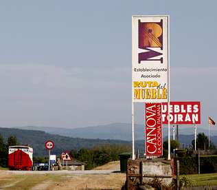 Cada vez menos clientes recorren la ruta del mueble