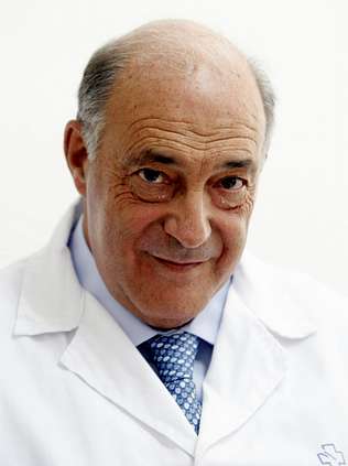 Alfonso Castro Beiras, jefe de cardiología del hospital coruñés - c11c5f4