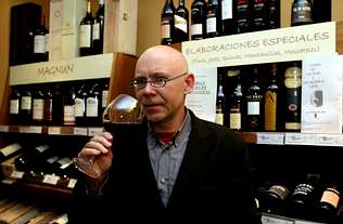 Xavier Castro gana el premio Gourmand por «A rosa do viño»