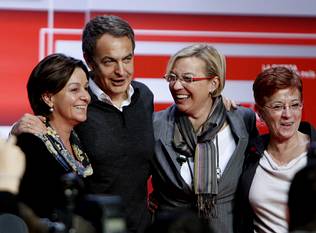 Zapatero con las candidatas de Aragón, Cantabria y Murcia | Foto de Javier Cebollada (EFE)