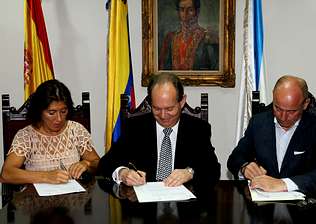La Xunta firma un acuerdo para ayudar a más de 10.000 gallegos de Caracas