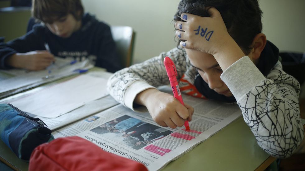 Las noticias deben llegar al examen porque, como un alumno explicó muy bien, son televisión en directo, y los libros las dan en diferido