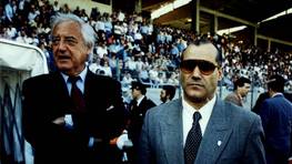 Ramón Mendoza, en una visita a Santiago del Real Madrid (año 1995), custodiado por Caneda. FOTÓGRAFO: XOAN A. SOLER