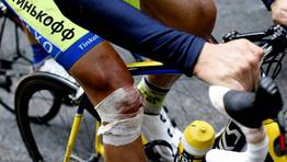 La rodilla de Contador el d�a de su abandono. FOT�GRAFO: KIM LUDBROOK | Efe