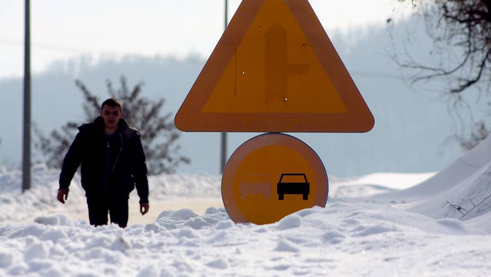  Nevadas y vientos causan más de 600 muertos en TODA Europa. Ola de Frío Siberiano. E_120201-195803