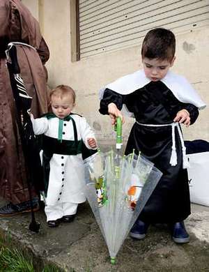 Los peques llevaron paraguas. 