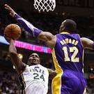 JIM URQUHART | REUTERS