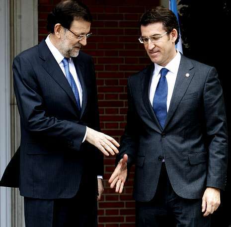 Rajoy mantiene la inversión en Galicia y Feijoo le reclama el dique flotante