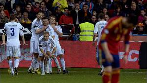 VINCENT WEST | Reuters