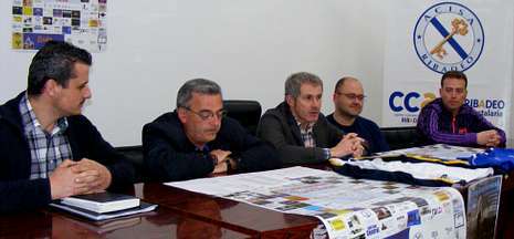 El torneo internacional ribadense fue presentado ayer en las instalaciones de Acisa Ribadeo. 