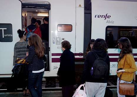Los nuevos trenes pemiten a los gallegos enlazar en Madrid con la red del AVE