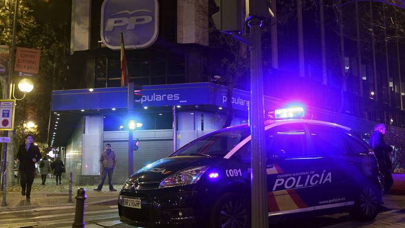 El juez Ruz envía a la Policía a la sede del PP para conseguir documentación sobre sus obras de reforma Efe_20131219_210455194