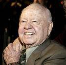 DANNY MOLOSHOK | REUTERS