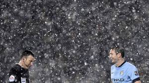 TOBY MELVILLE | REUTERS