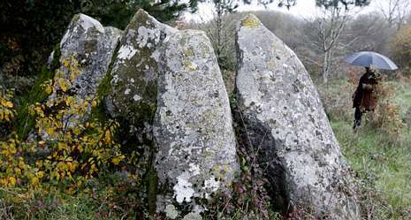 El dolmen de Abuíme está desprovisto de su cubierta. 