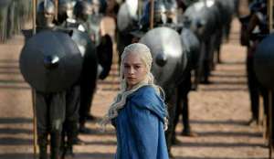 Emilia Clarke es Danaerys Targaryen, «madre de dragones» 