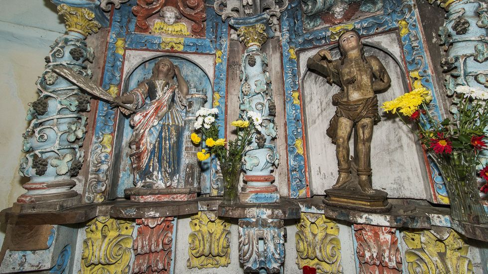 Otro aspecto de los retablos de la iglesia